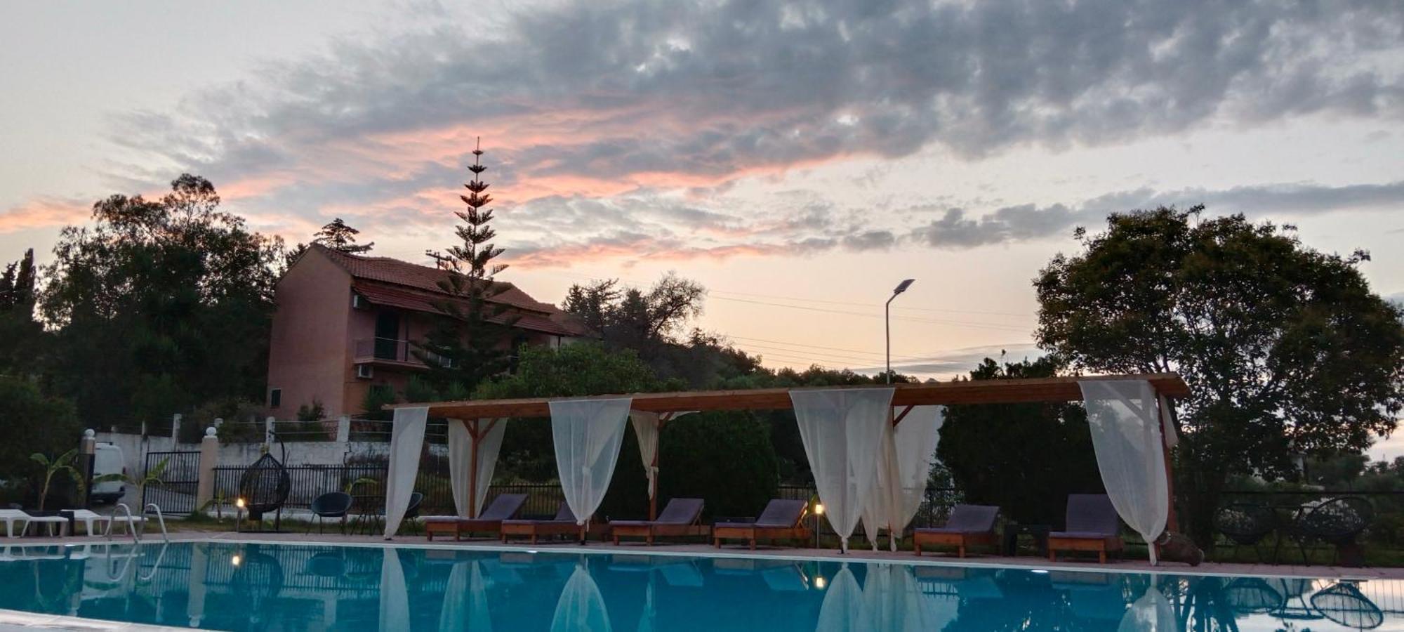 Euphoria Complexb Apartment Kavos Bagian luar foto
